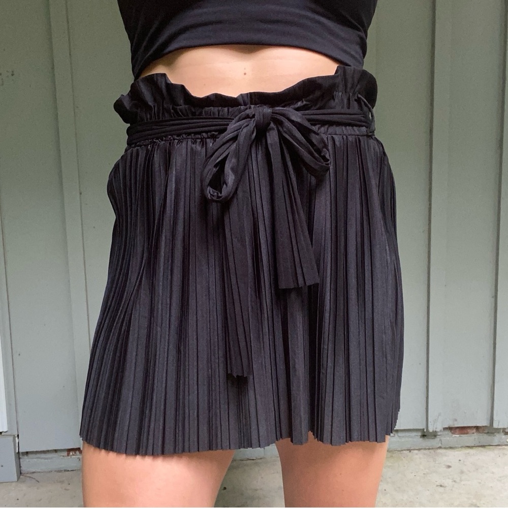 Zara black pleated mini skirt with tie | medium